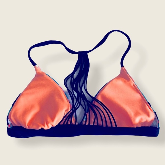 Xhilaration • Geometric Bikini Top - Picture 2 of 6